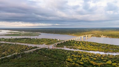 Imagem panorâmica da onte Sobre o Rio Sao Francisco - Bom Jesus da Lapa, Bahia, Brasil