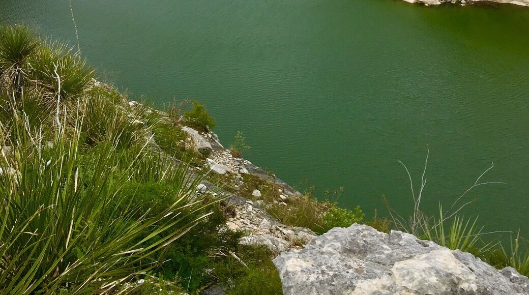 The trail to Panther Cave