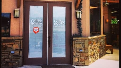 Great coffee and desserts, friendly staff, healthful breakfast and lunch menu, and all tips are donated to local charities.