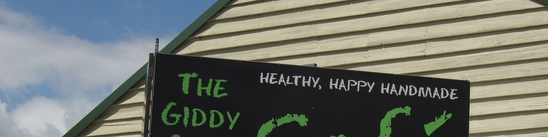 On the drive from Melbourne to Mansfield, we stopped in the very small town of Yarck. Where the slogan is "where the farck is Yarck?" this homestyle cafe/diner had AMAZING food! The cafe reminded me of the "whistle stop cafe" from the fried green tomatoes movie. Definitely worth a visit if you find yourself near here