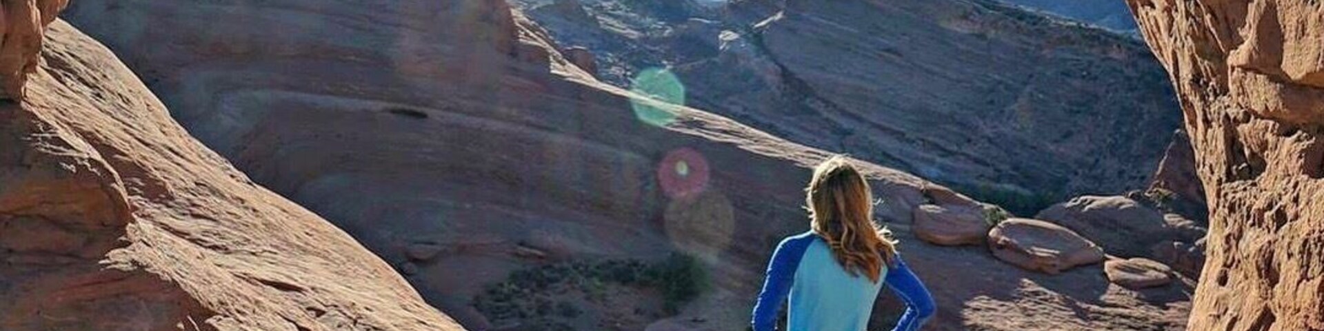 Everyone knows about Delicate Arch, but not too many people know that there is an amazing window view right off of the main trail. You need to do some scrambling to get up there, but the view is out of this world! Being adventurous pays! 🙌🏻
#TakeAHike