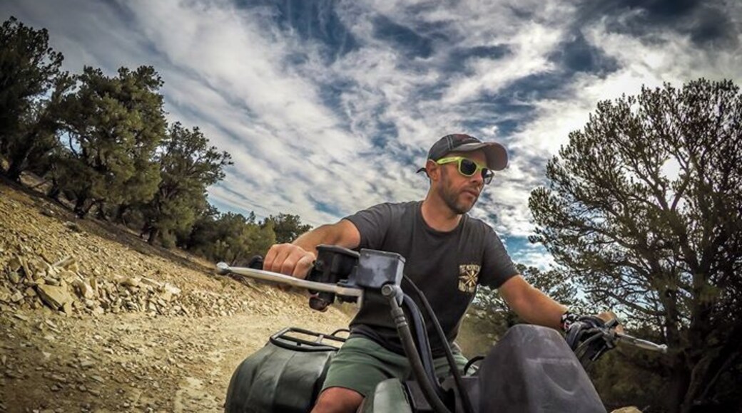 Four wheeling in the mountains above Fruitland. You'll find an endless supply of interconnecting trails here, with stunning views of the valleys below. This past weekend I had them all to myself, which is pretty typical here.
#weekendgetaway