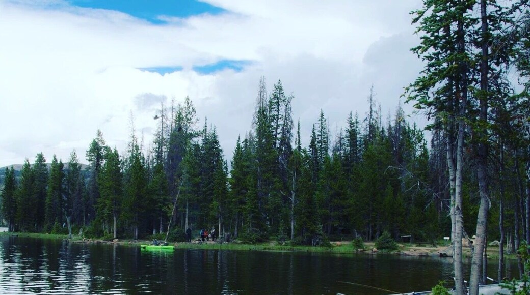 This little lake is crystal clear and you can walk all the way around it . Great picnic and canoe spot.