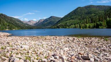 Beautiful shot of the Smith and Morehouse Reservoir near Oakley, Utah