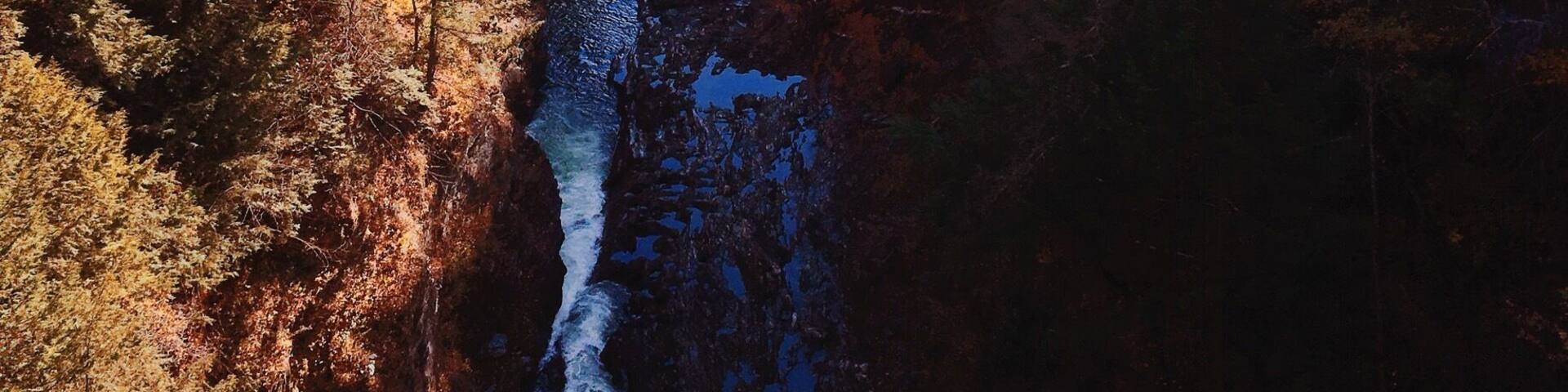 Quechee Gorge- Vermont
#autumn #colorful #roadtrip #weekendgetaway #travel #adventure #nature #vacation