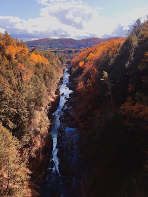 Quechee Gorge- Vermont
#autumn #colorful #roadtrip #weekendgetaway #travel #adventure #nature #vacation