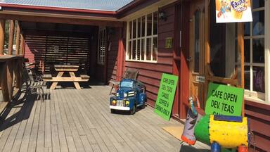 The Lolly Bug
A must stop at if you head east or west on the Great Western Highway !