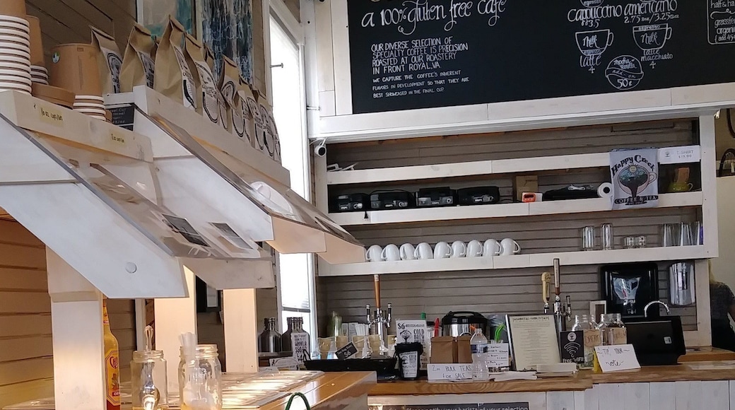 Great coffee shop in the Plains.
Also has a bike shop inside.
Everything here is also gluten free, including soups, sandwiches, etc.