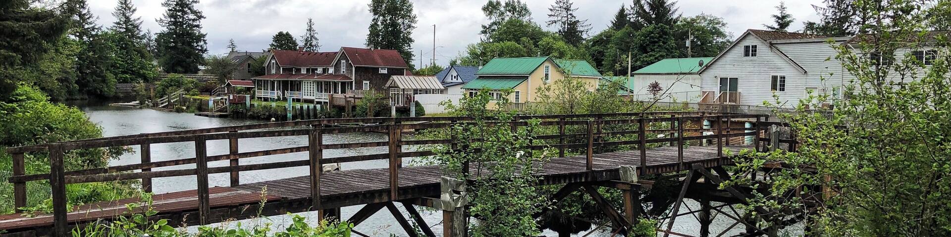 Picturesque Skamokawa Creek (Skamokawa is an original Chinook Indian name meaning "Smoke on the water") is part of the Columbia River system. Originally, the nearby town of Skamokawa was a river community known as "Little Venice". (June 2019)
#Trovember
#LocalSecrets