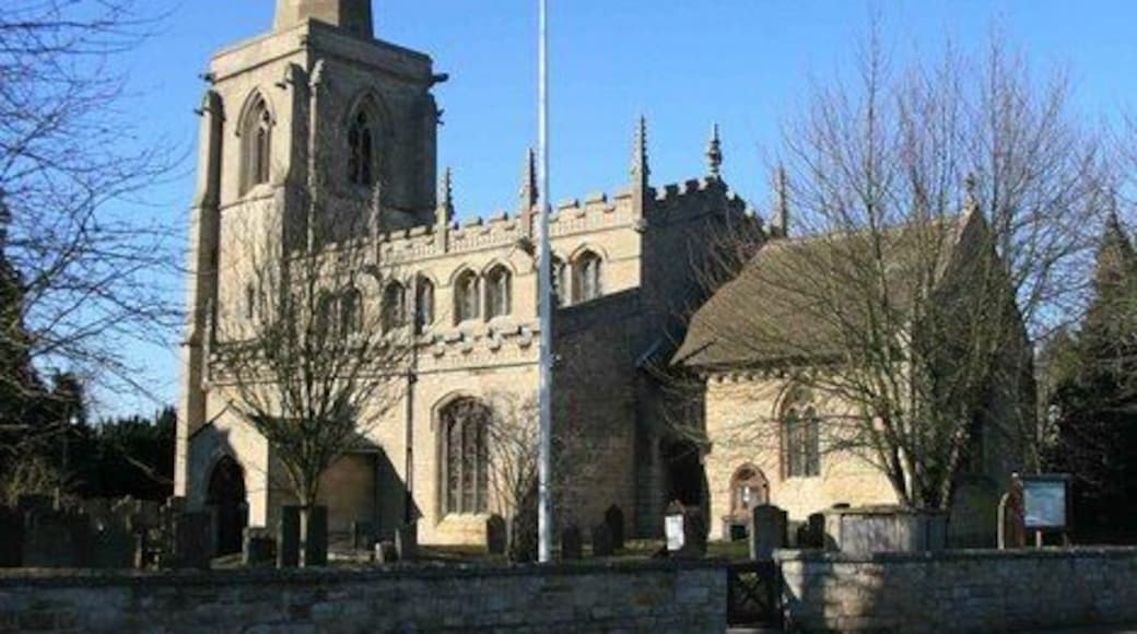Ancaster Church As seen from the road alongside the church.