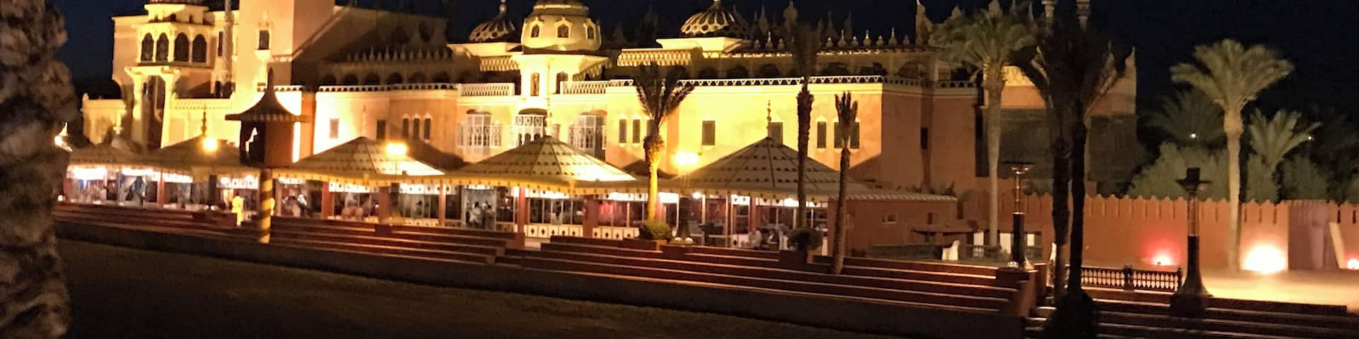 Waiting for the Souk Show