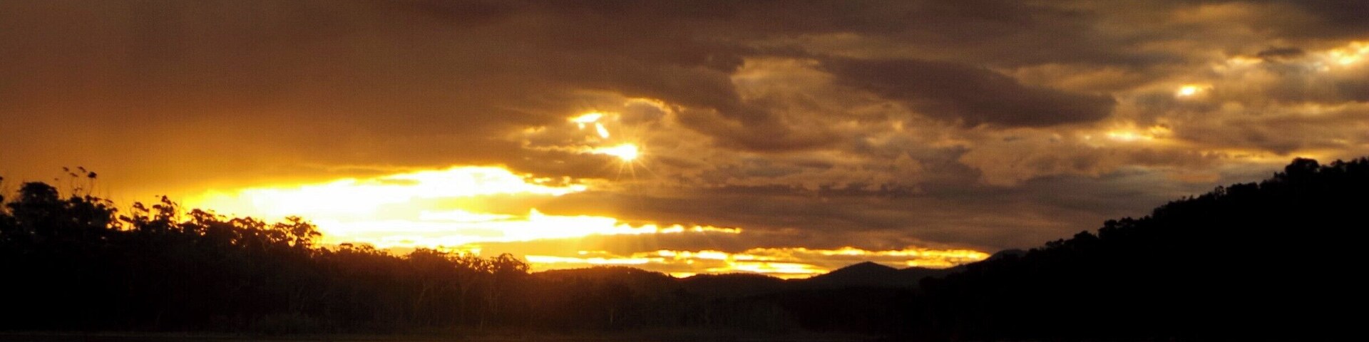 Nestled between Middle Beach and the Lagoon, Tanja Lagoon Camp offers spectacular scenery and wildlife. #GoldenHour
http://www.tanjalagooncamp.com.au/ (Not affiliated)