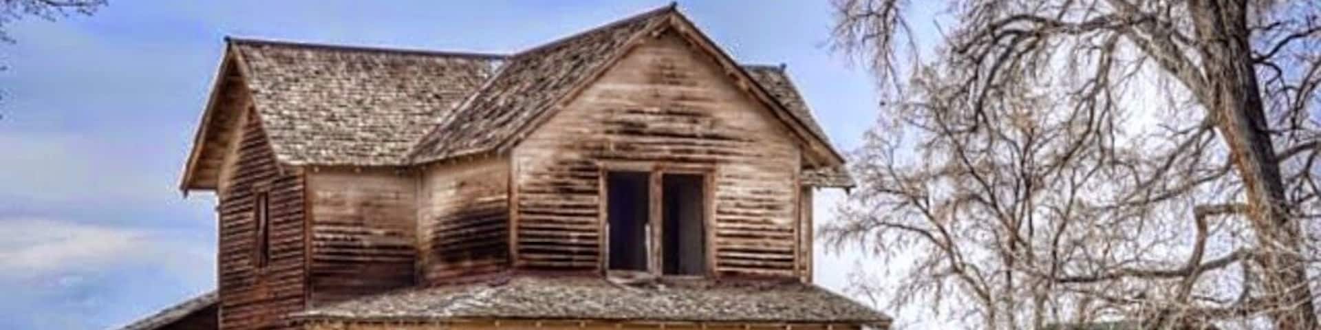 Cool old vacant house on Orchard Bench Road in Wyoming.