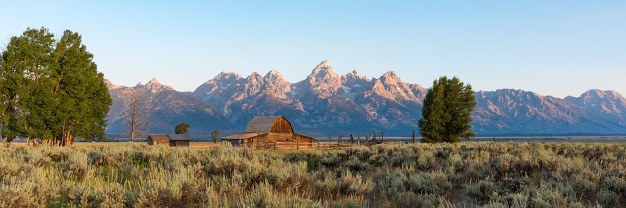 Tetons behind famous barn