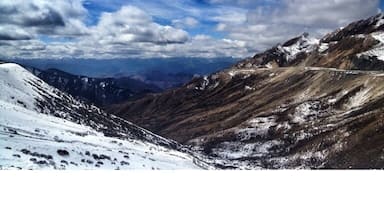 The way to jiuzhaigou from chengdu