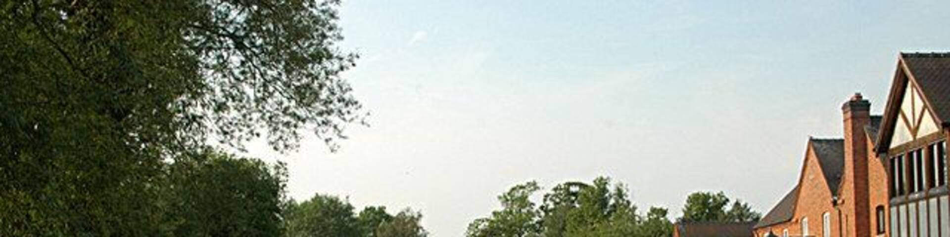 Staffs & Worcs Canal at Acton Trussell