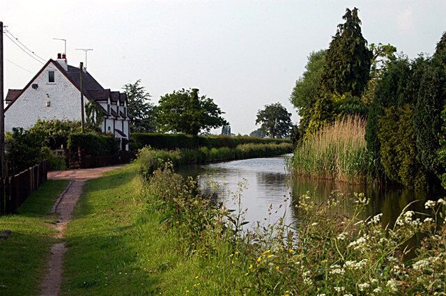 Canalside living: Acton Trussell style