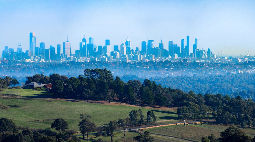 Melbourne city skyline the country