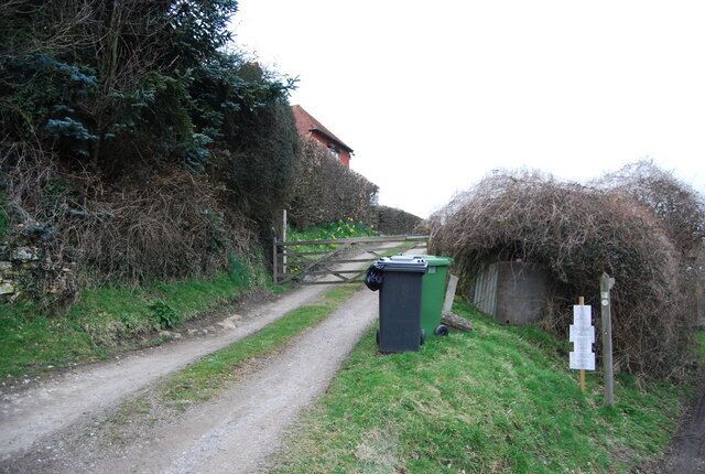 Footpath junction, Standfast Lane