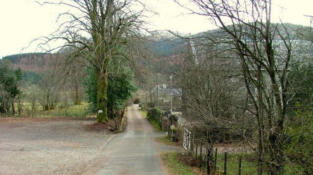 Track towards houses in Duror The building on the right is Duror Parish Church.