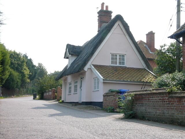 Church Lane, Homersfield This old thatched cottage is located at the start of Church Lane, Homersfield