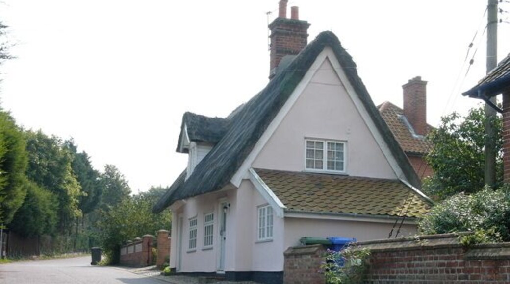 Church Lane, Homersfield This old thatched cottage is located at the start of Church Lane, Homersfield