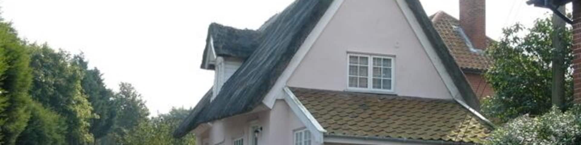 Church Lane, Homersfield This old thatched cottage is located at the start of Church Lane, Homersfield