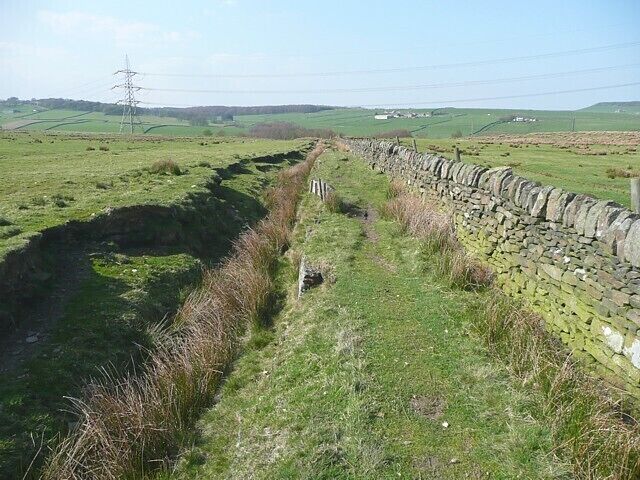 Bridleway from the A628 to Soughley Spring, Dunford Approaching the spring and the Trans-Pennine Trail there is a deep ditch on the left.
