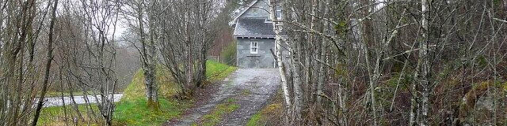 Kinlocheil Outdoor Centre A privately-run hostel/bunkhouse by the A830 Fort William to Mallaig road.