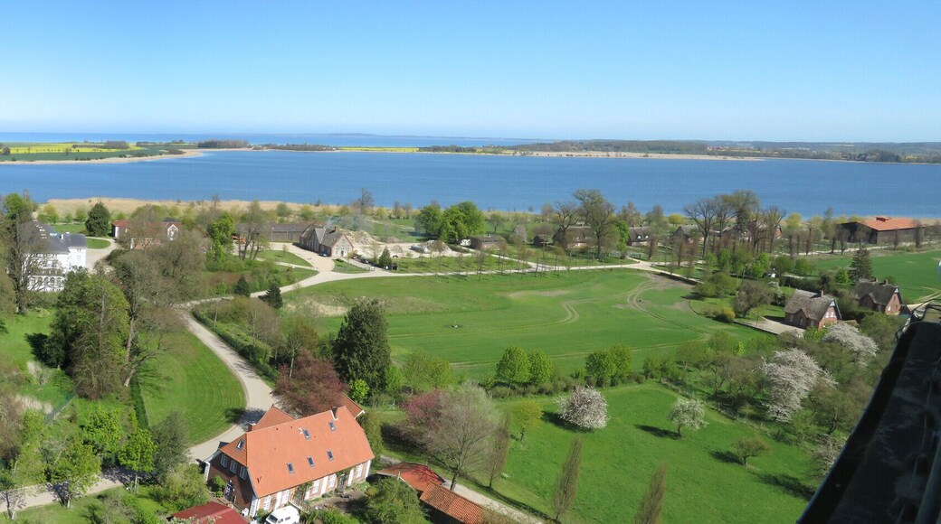Gut Waldersee in Waterneverstorf mit alter Gartenanlage