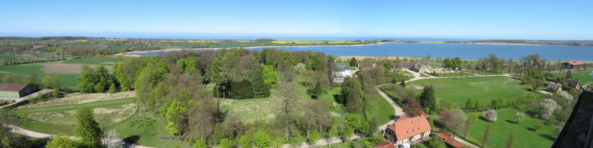 Gut Waldersee in Waterneverstorf mit alter Gartenanlage