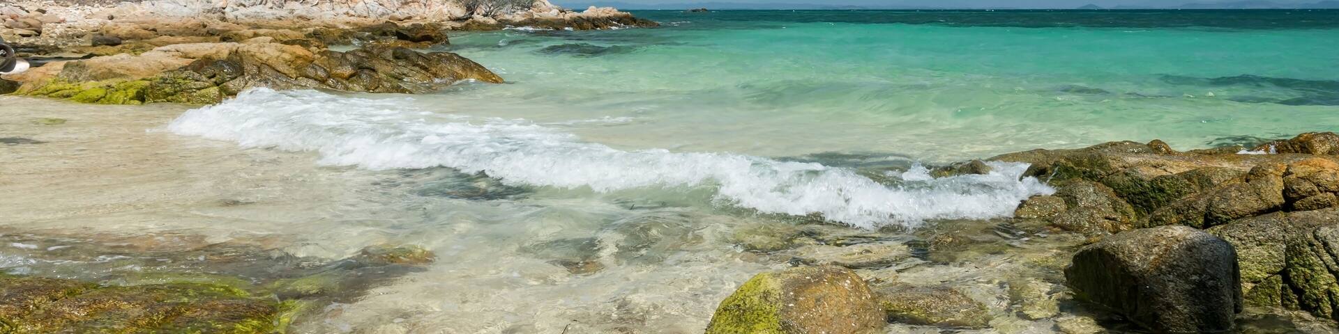 Motion wave seascape at Ko Man Klang in summer, Rayong