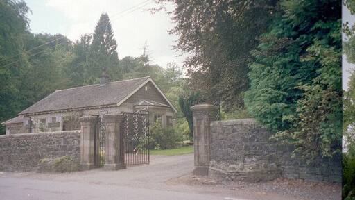 Glentyan Estate gatehouse, Church Street, Kilbarchan
