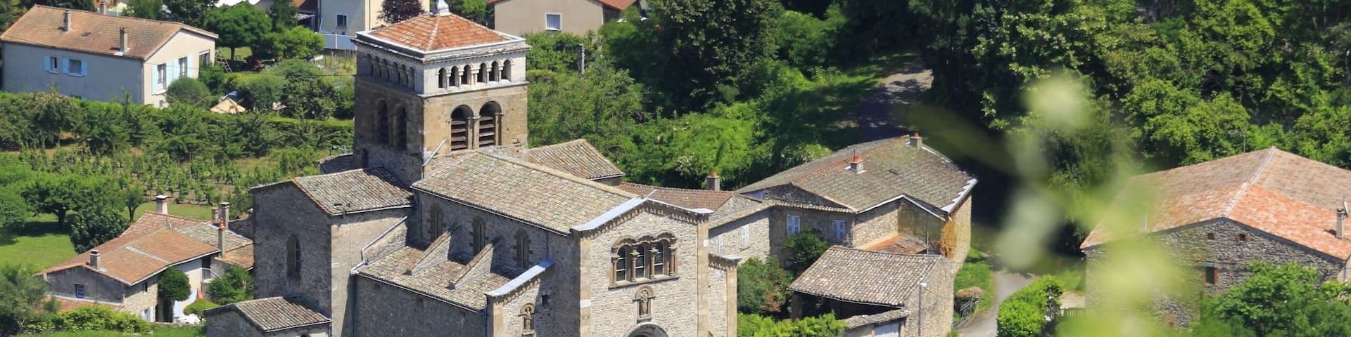 Vallée du Rhône Village traditionnel Vignes vignoble du Côtes du Rhône Auvergne Rhône Alpes France
