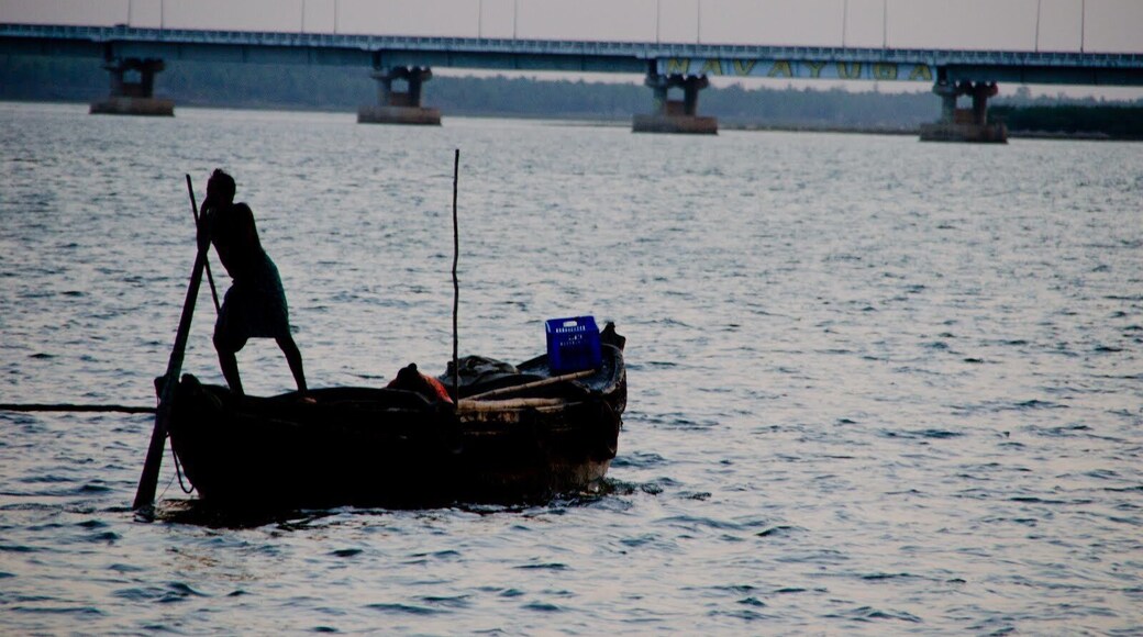 By the banks of Godavari in Andhra Pradesh, I find this place close to my heart. Fond memories of my grand parents and the little picnics with my cousins during the summer holidays just came flooding as I dug for this picture. This place so unique on its own right, standing as a testament of a diverse culmination of a french settlement and the native culture. #bruisedpassports #yanam #pondicherry #puducherry #frenchsettlement #sunset