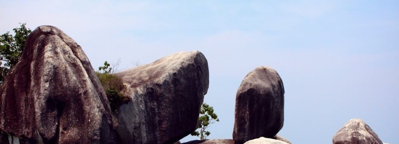 One of the small islands off of Belitung island. The view is breathtaking wherever you look. This particular island has a calm lagoon. Hardly any visitors come by here. It feels like a private lagoon. A private island, even. The rocks are stunning. Anywhere you take a picture it looks gorgeous.
#WeekendGetaway