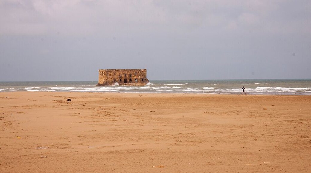 We went to Tarfaye because I am a fan of Antoine de Saint-Exupery. This is his monument. He was a french writer and pilot, stationed in Tarfaya for some years. Casa del Mar. Tarfaya is not a common destination for tourists in Morocco. But if you are travelling south in Africa and are crossing the border to West Sahara, this is a natural stopping point. The British occupied Tarfaya in 1882. The area was then occupied by the Spanish in 1912 and became part of Spanish Sahara. In 1958 the area was again part of Tarfaya and included into Morocco. Read more at: http://www.travelwithallsenses.com/tarfaya-goal-desert-expedition/