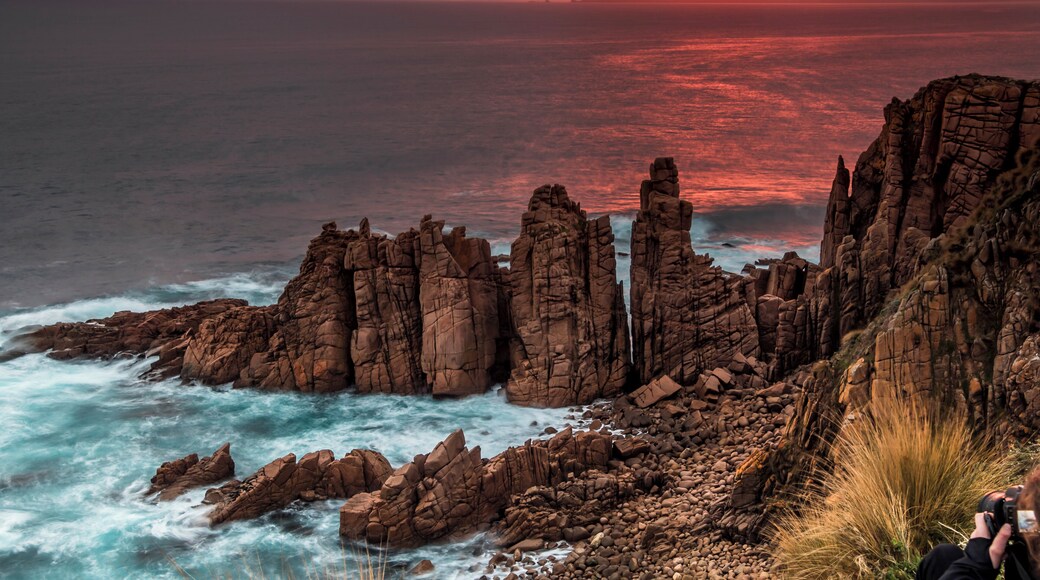 This is a popular spot to do sunset photography. The rocks and sea are willing but the sky doesn't always cooperate. #phillipisland