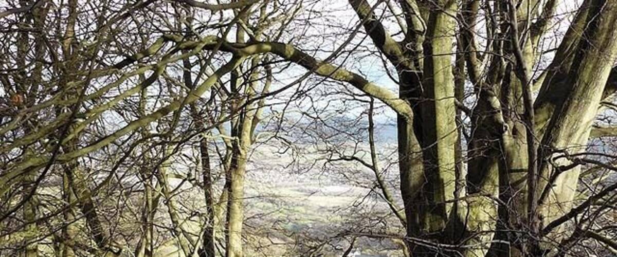 Footpath leading to the Punchbowl, Blorenge The path bends to the left and descends steeply down to the Punchbowl
