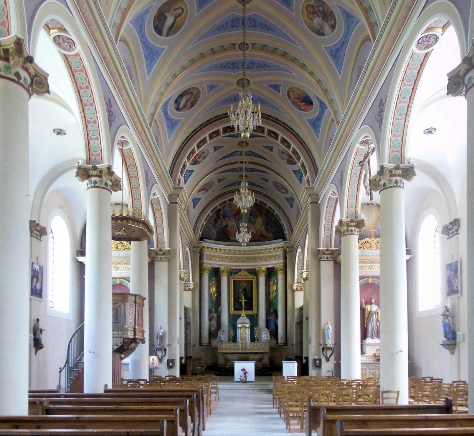 L'intérieur d'église Sainte-Ursanne d'Indevillers