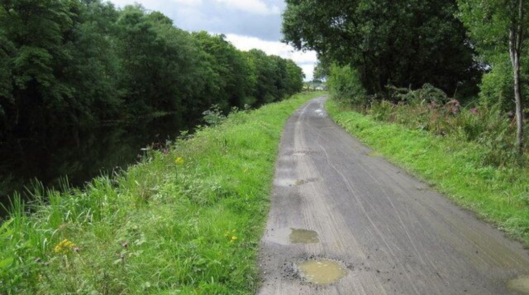 Canal Towpath West of Underwood Lock Towpath suitable for pedestrian and cycle traffic beside the Forth and Clyde Canal.