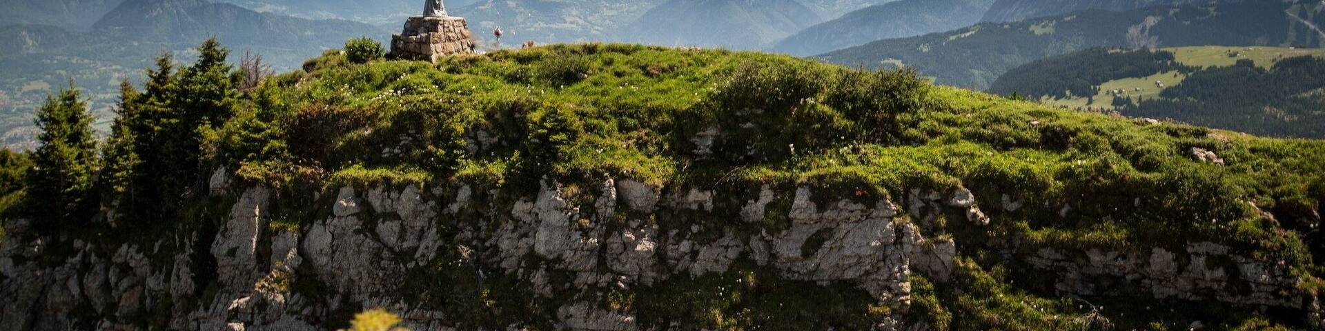 La vierge au sommet de la POINTE D'ANDEY