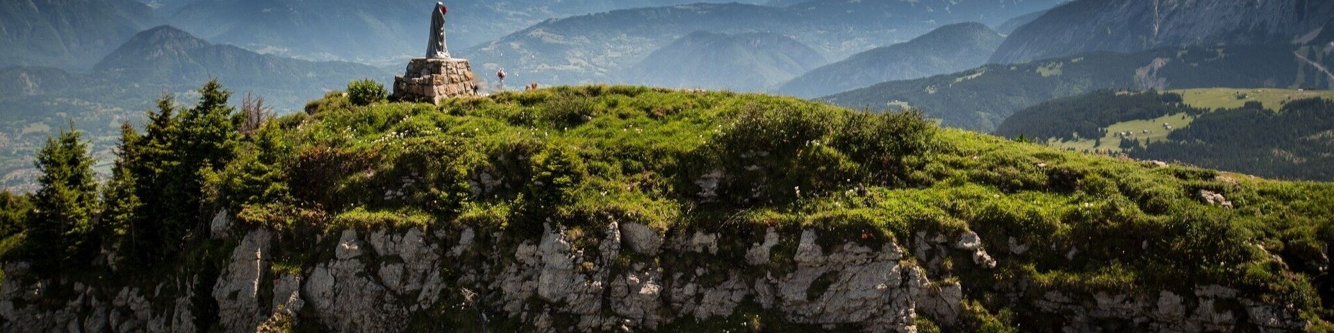 La vierge au sommet de la POINTE D'ANDEY