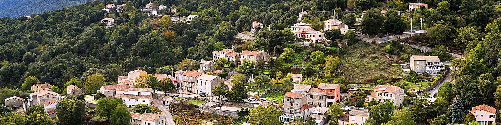 Vue du village de Chisà (Corse)
