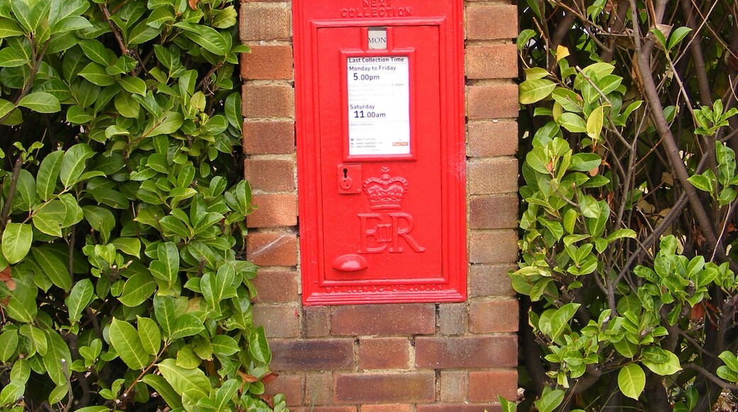 Crown Point Postbox, Main Road, Martlesham Postbox No. IP12 6300