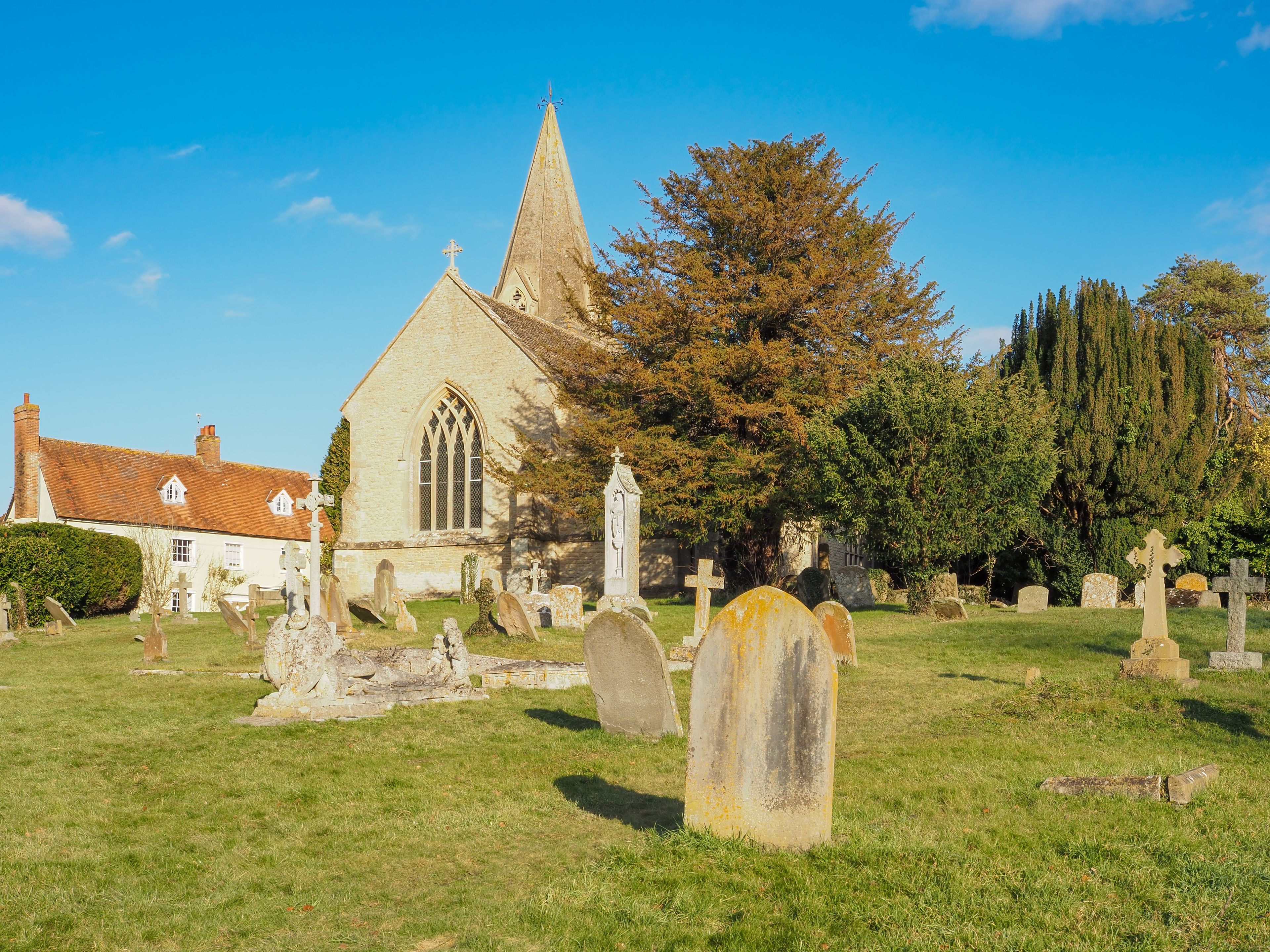 Church of the Holy Trinity, which dates from the 12th century, Ardington, Oxfordshire, UK
