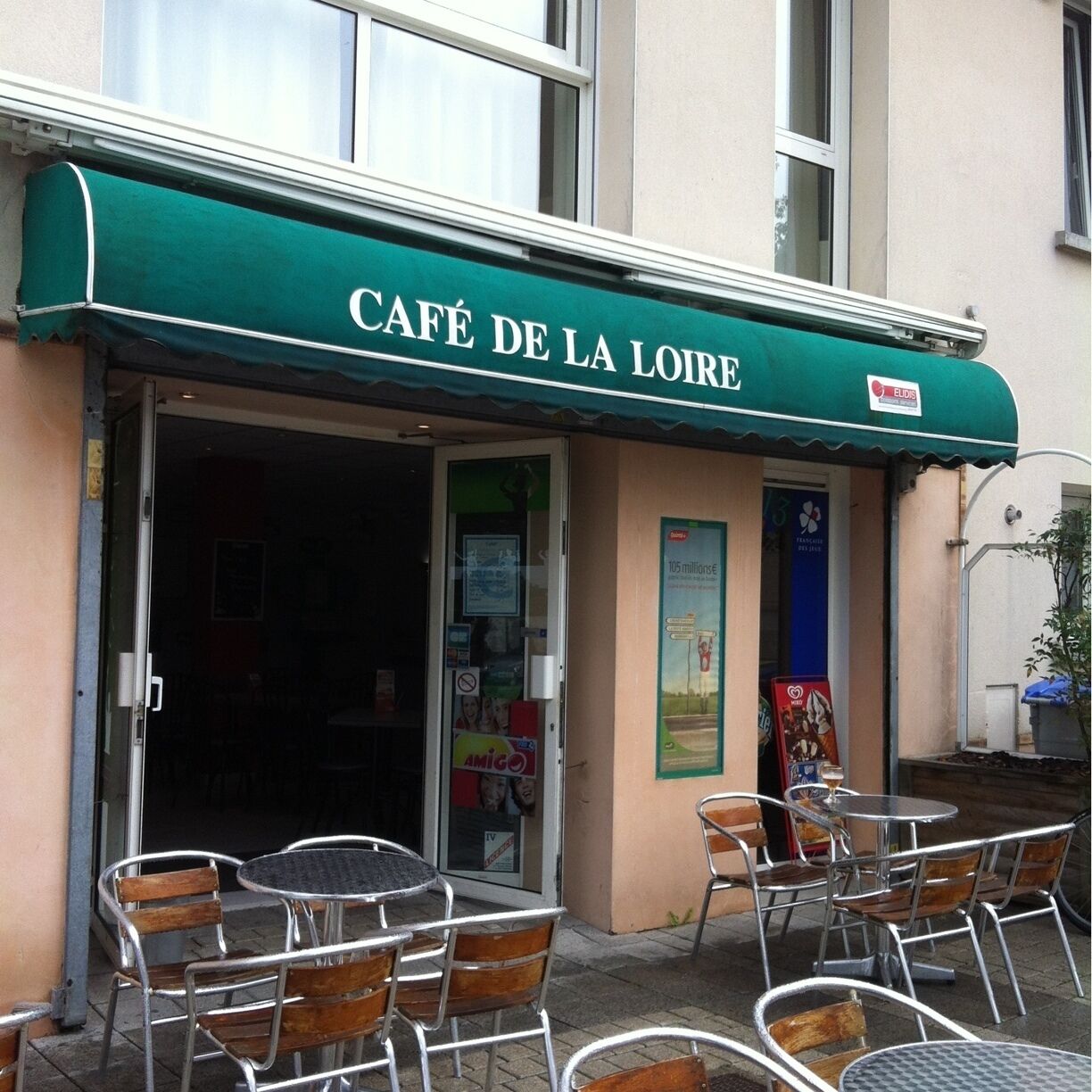 Great little cafe on the river!