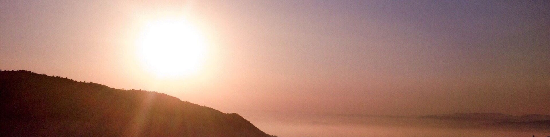 It was a very interesting sunset (I was waiting for it actually) .
Taken by my iPhone 4S .
#goldenhour