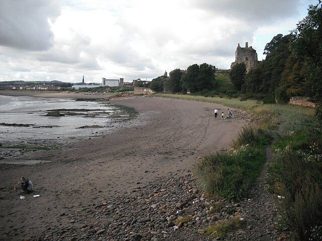 Pathhead Sands Beach below Ravenscraig Castle.