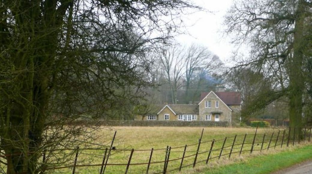 House near Rapsgate Park An unnamed house on the minor road between Cotswold Park and Rapsgate Park.